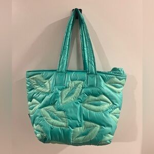 Viral Wild Fox Puffer Tote in Teal